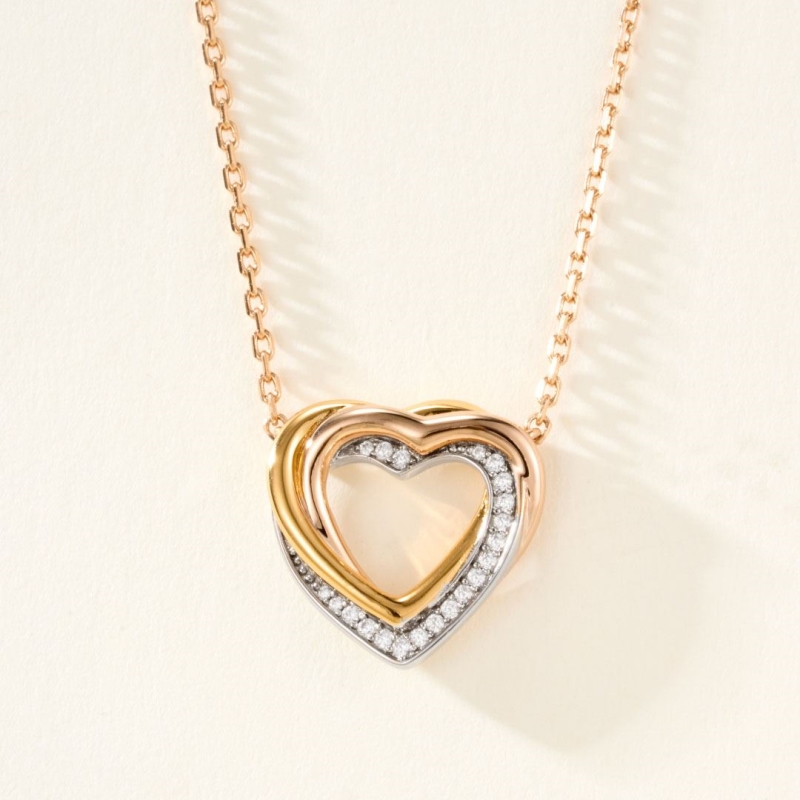 Ca*t1er necklaces